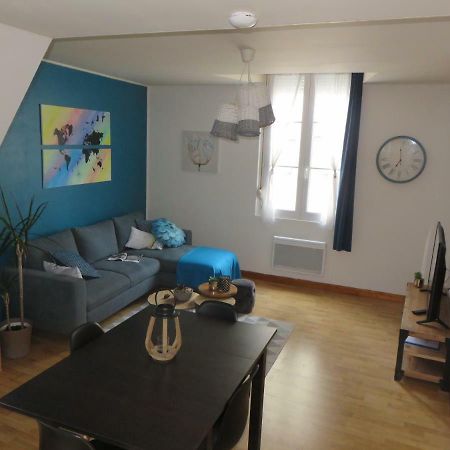 Grand Appartement Chaleureux Thouars Buitenkant foto