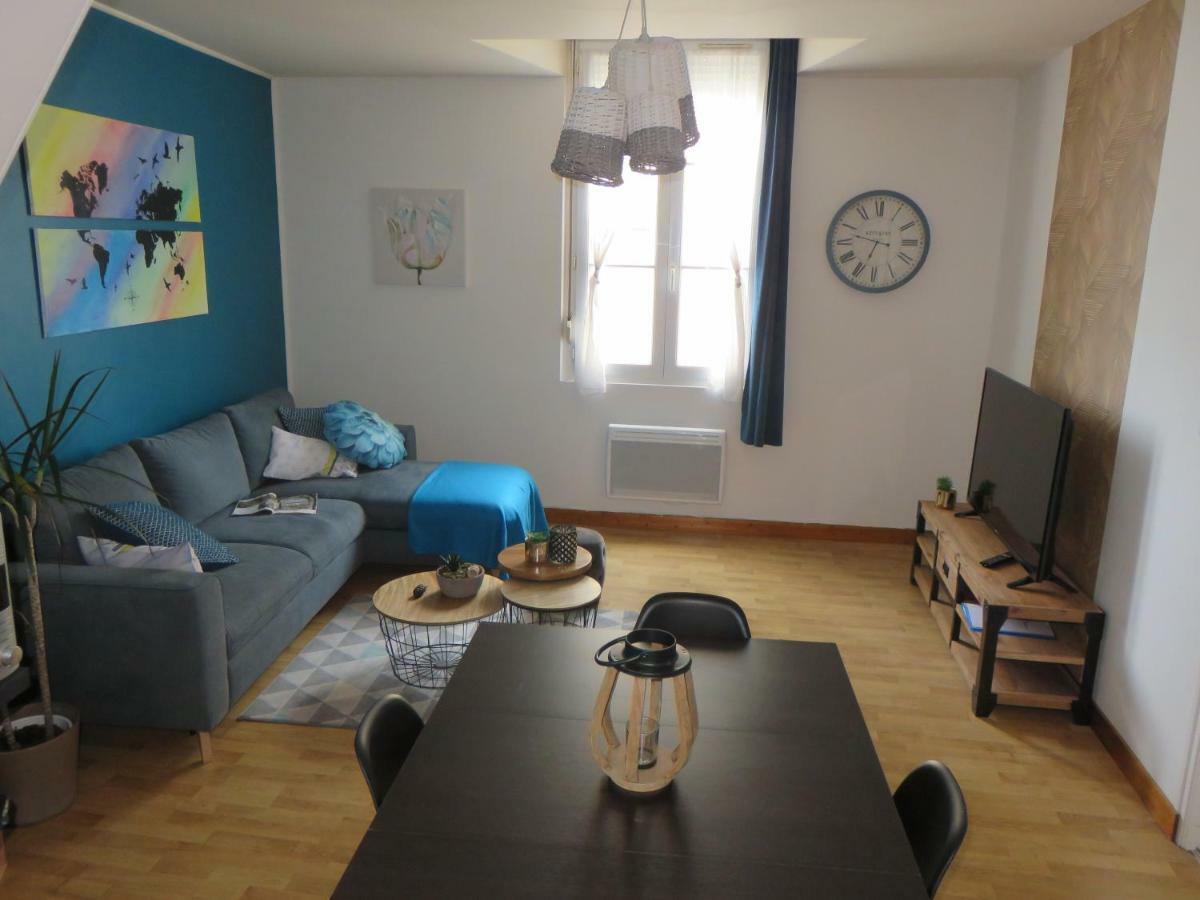 Grand Appartement Chaleureux Thouars Buitenkant foto