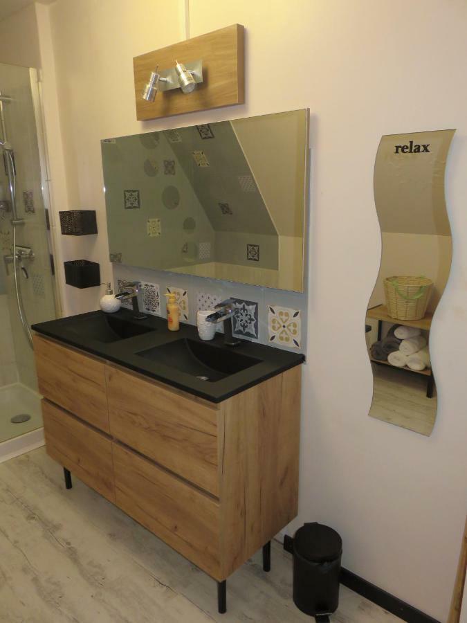 Grand Appartement Chaleureux Thouars Buitenkant foto